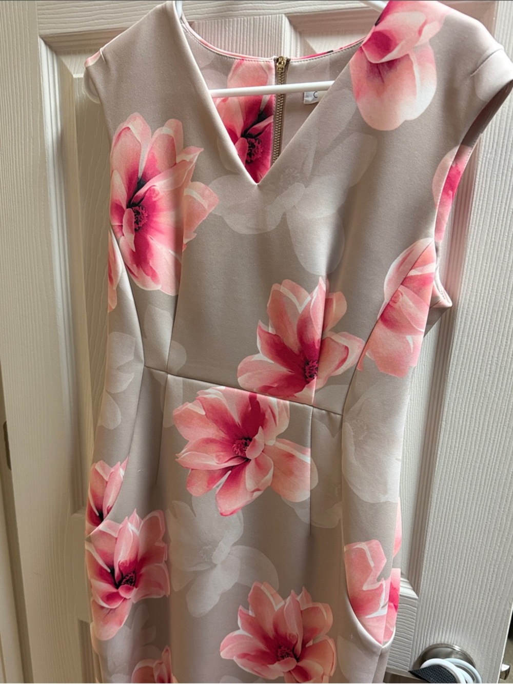 Calvin Klein Pink Floral V-Neck Sheath Dress